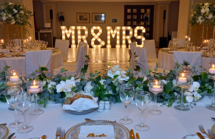 //www.jet2holidays.com/-/media/custom overview images/j2w/elysium/foyer dinner 3.jpg